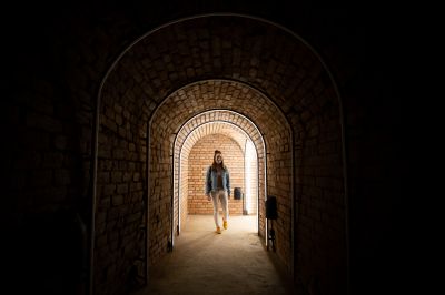 zdjęcie przedstawiające wnętrze Rzeszowskich piwnic - interaktywnej instytucji kultury fot. Grzegorz Bukała